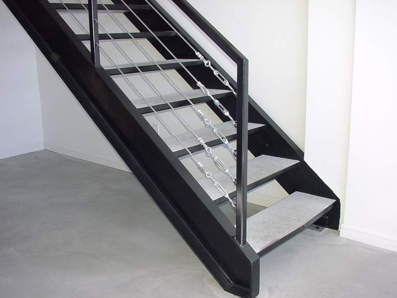 How to Customize Your Metal Staircase to Match Your Home’s Style