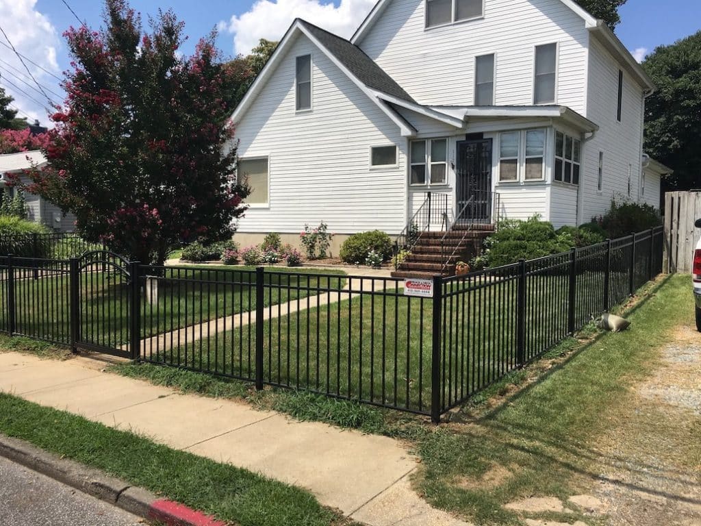 Aluminum vs. Steel Railing in Surrey, BC: A Practical, Real-World Comparison for Rain, Moisture, and Coastal Air